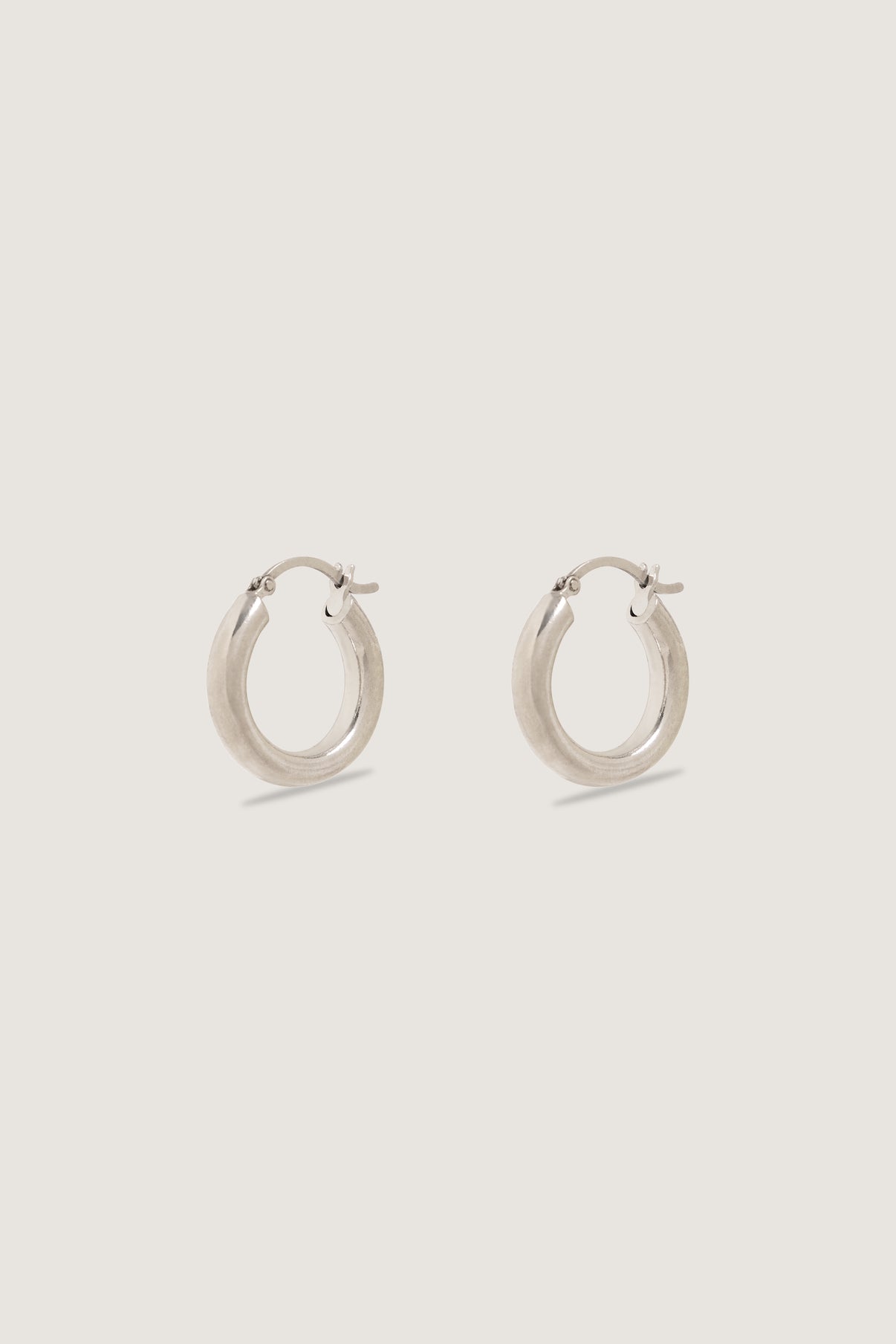 BOUCLES D'OREILLE AUDREY GRISES vue 3